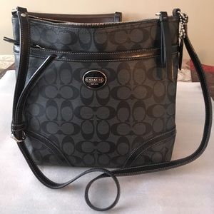 Coach Peyton Signature Crossbody file bag